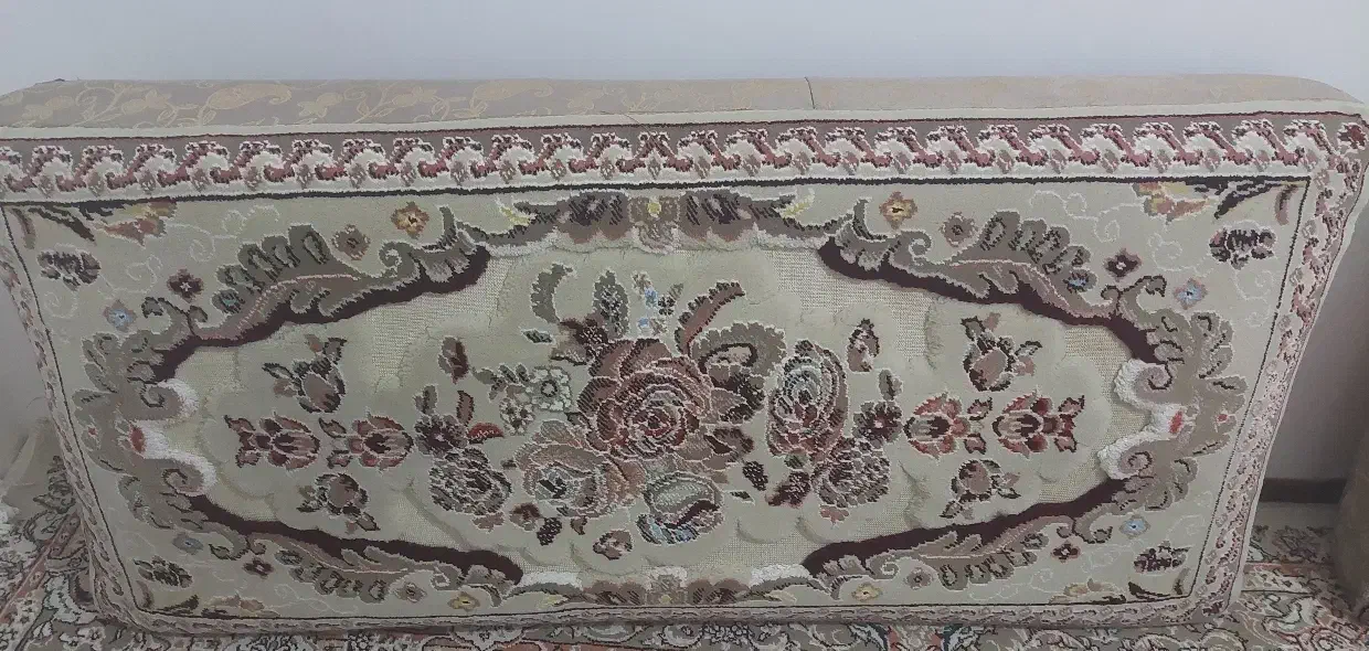 یک جفت پشتی در حد نو|پشتی|اراک, |دیوار