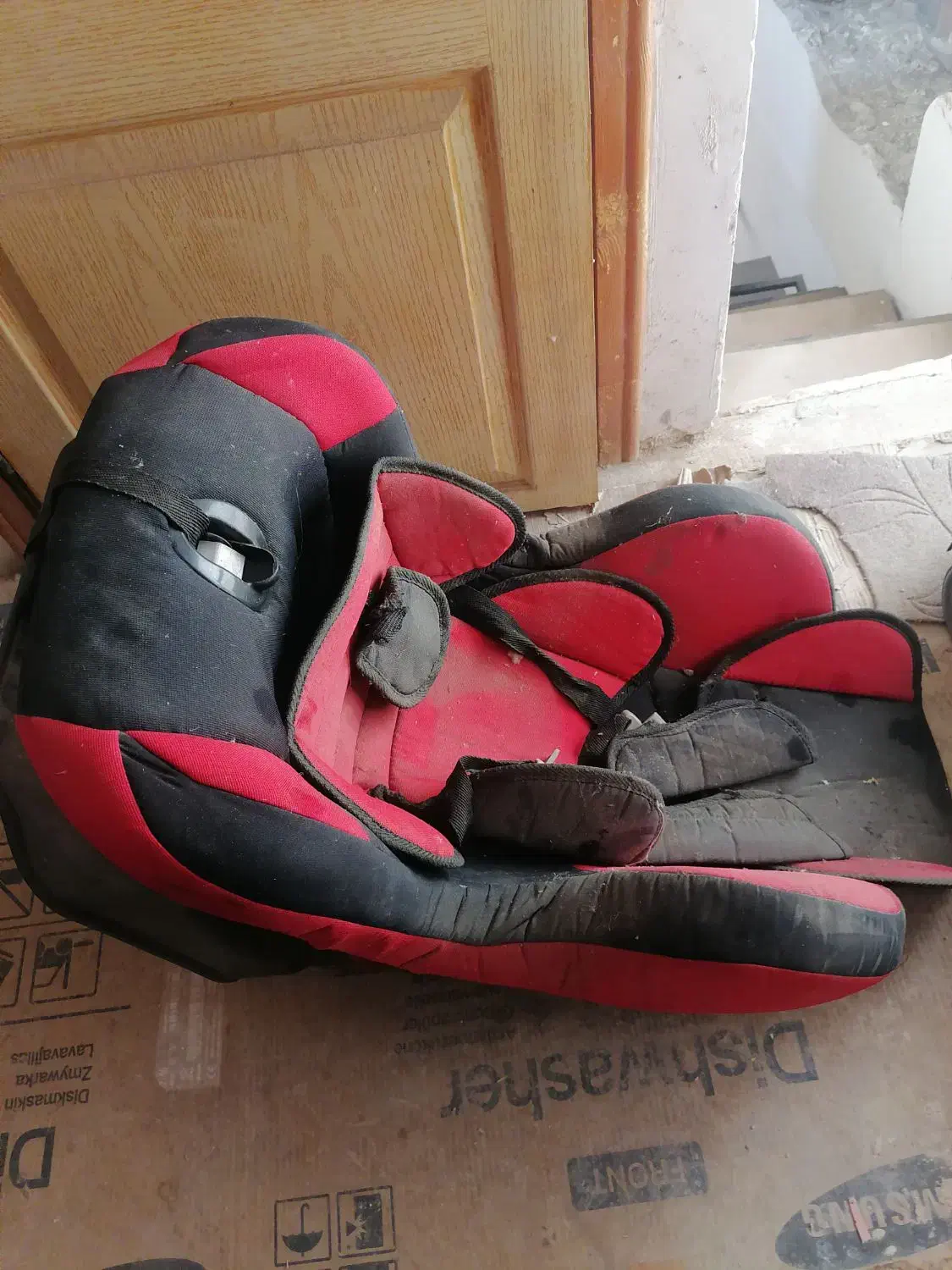 صندلی مخصوص بچه‌ها در داخل ماشین|تخت و صندلی بچه|لنگرود, |دیوار