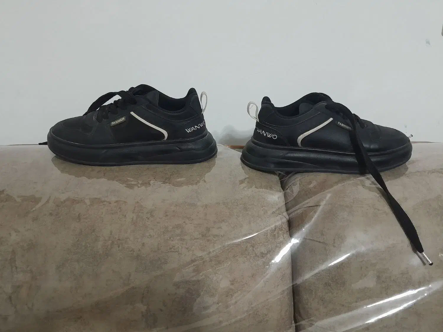 کفش|کیف، کفش، کمربند|شیراز, پودنک|دیوار