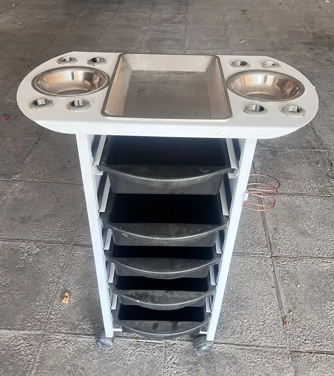 تجهیزات آرایشگاه|آرایشگاه و سالن‌های زیبایی|شیراز, پودنک|دیوار