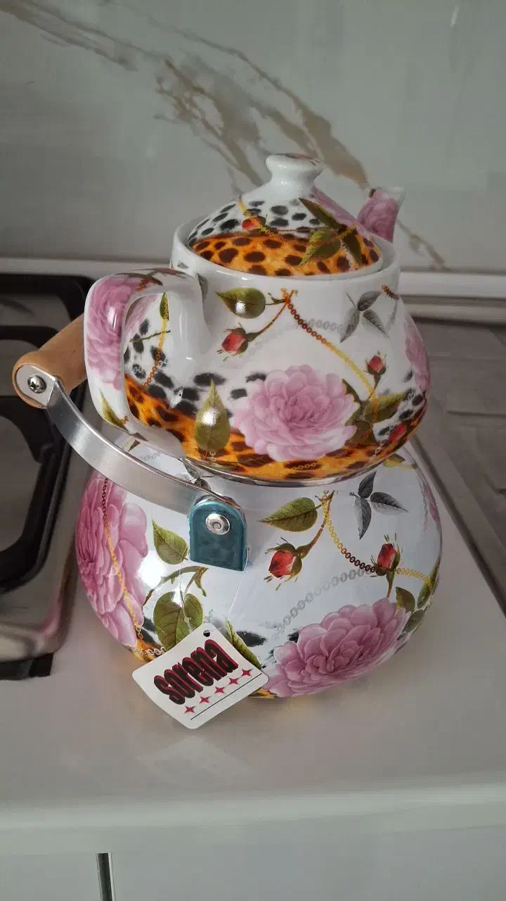 کتری وقوری لعاب کاملا نو وسالم اصلا استفاده نشدن|قوری، کتری، قهوهساز دستی|رومشکان, |دیوار