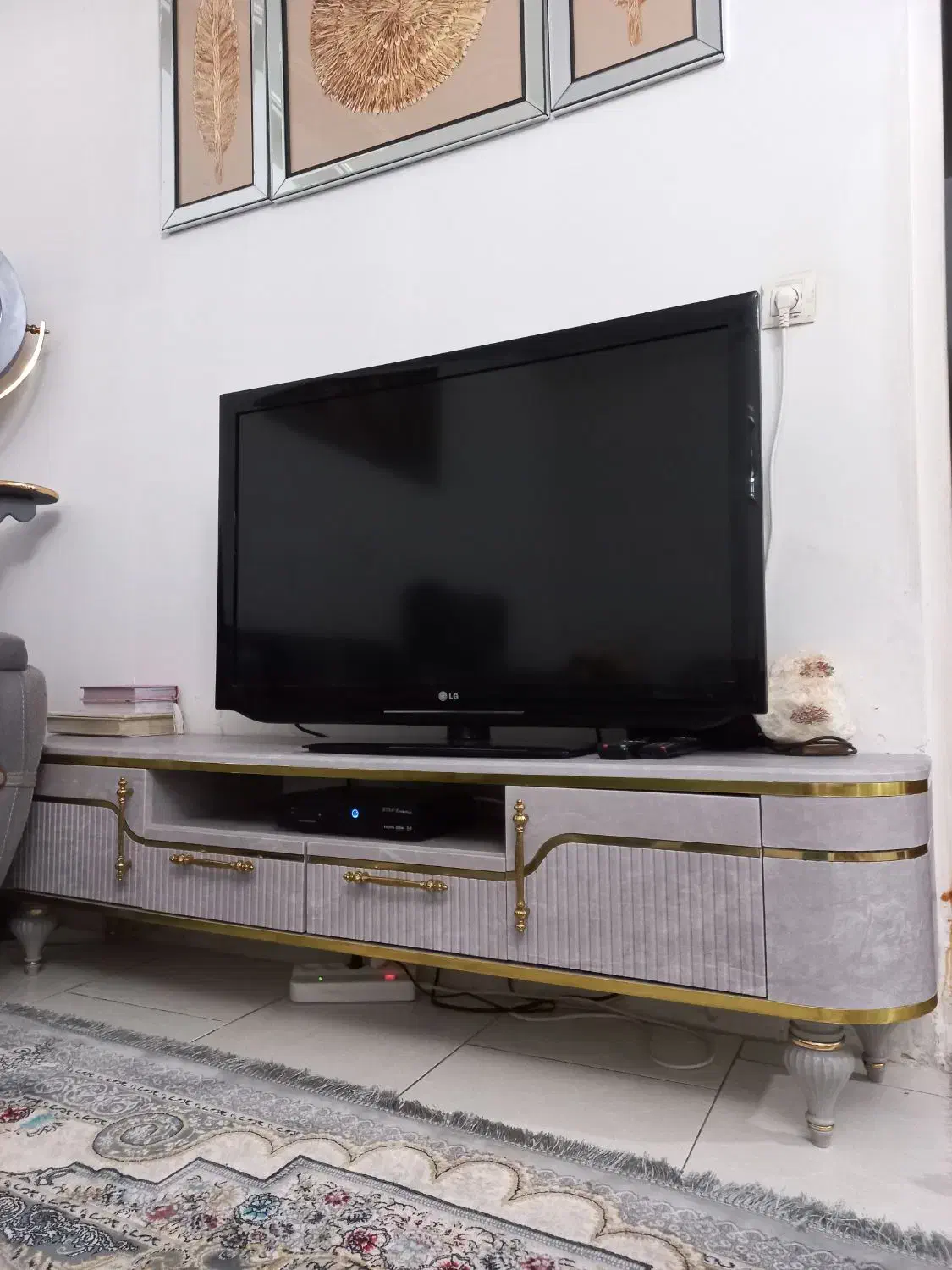 آینه کنسول و میزتلویزیون و جاکفشی ست هم(توضیحات)|بوفه، ویترین، کنسول|فردیس, قریشی|دیوار