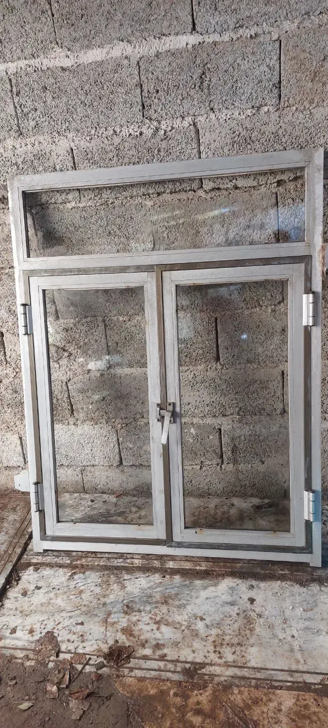 پنجره آلومنیومی با دستگیره وشیشه|مصالح و تجهیزات ساختمان|لولمان, |دیوار