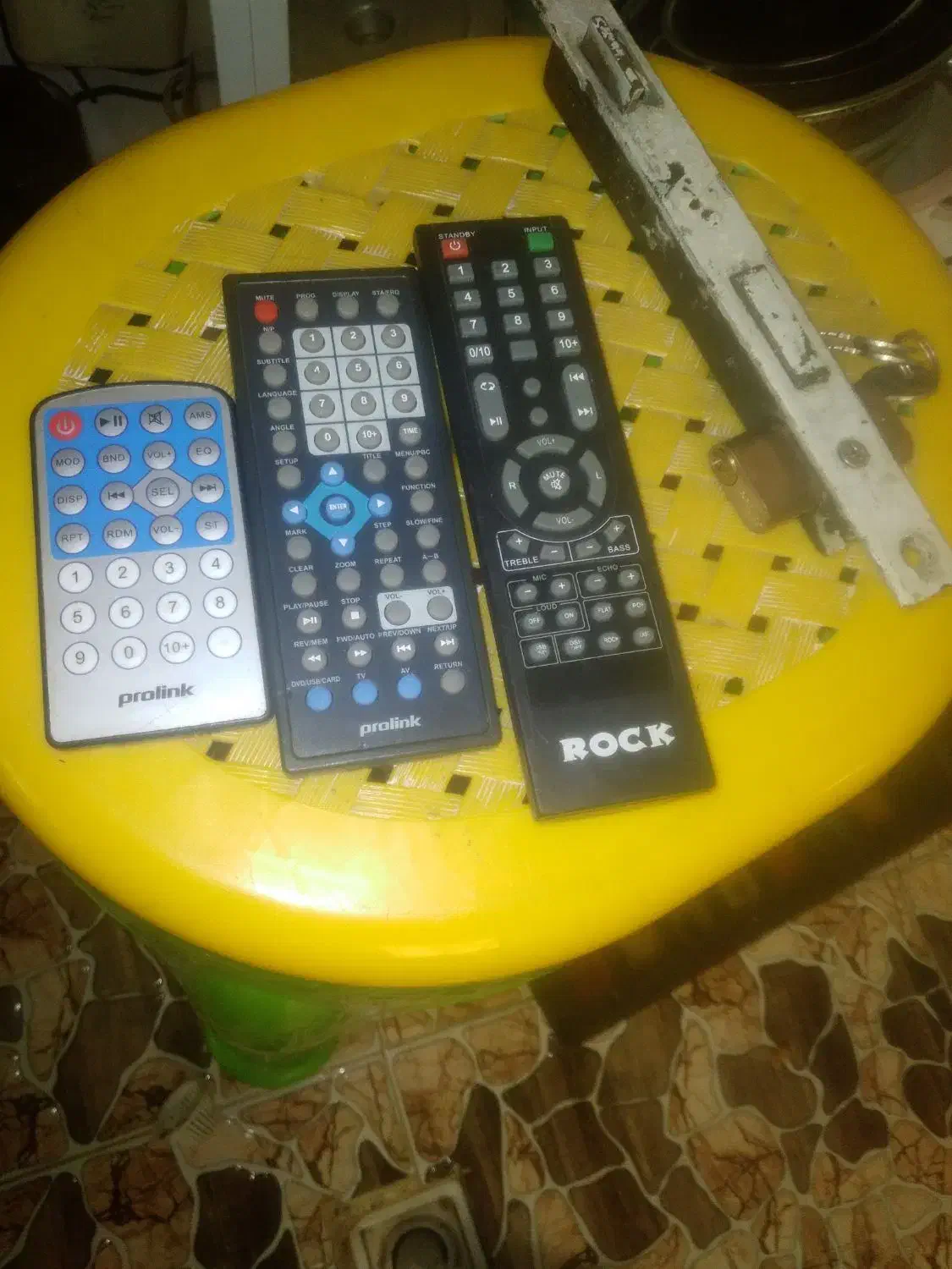 کنترل و قفل در|صوتی و تصویری|رباط‌کریم, شترخوار|دیوار