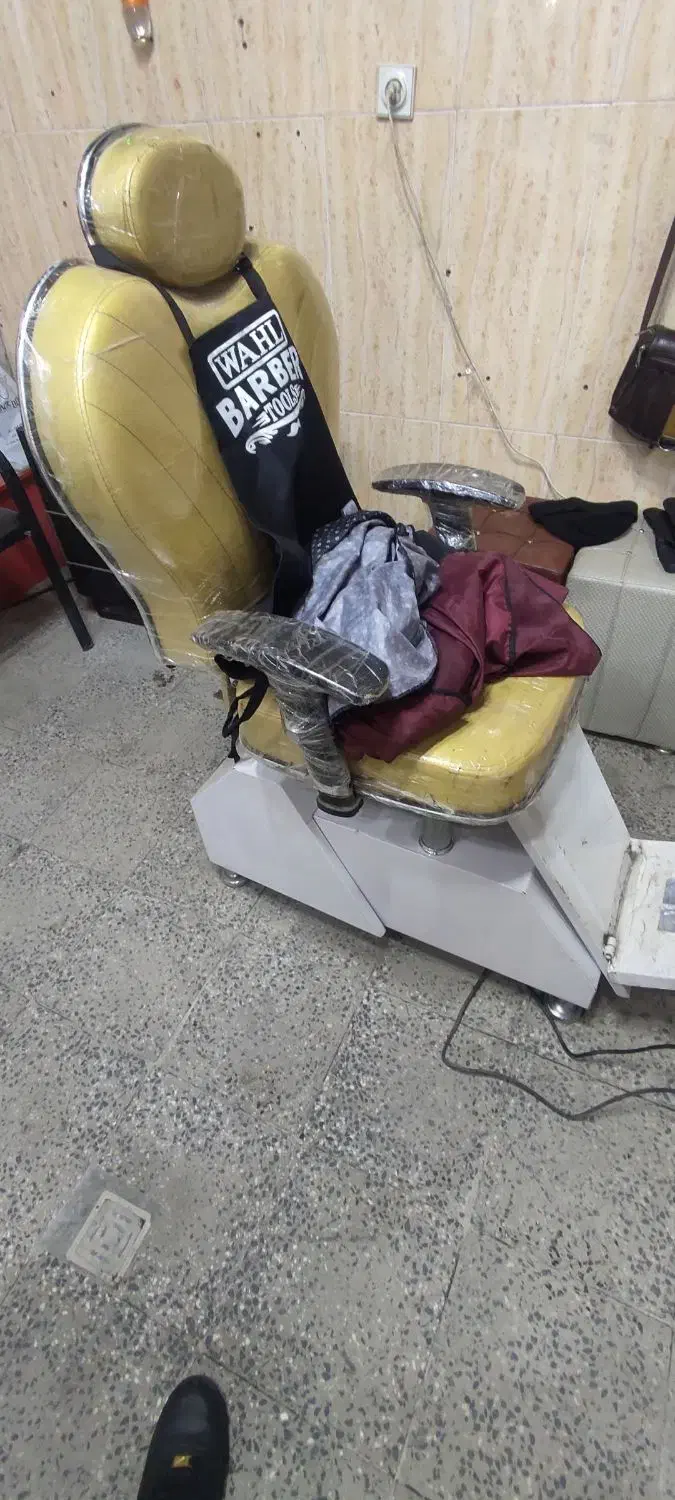 دکور آرایشگاه|آرایشگاه و سالن‌های زیبایی|ملایر, |دیوار