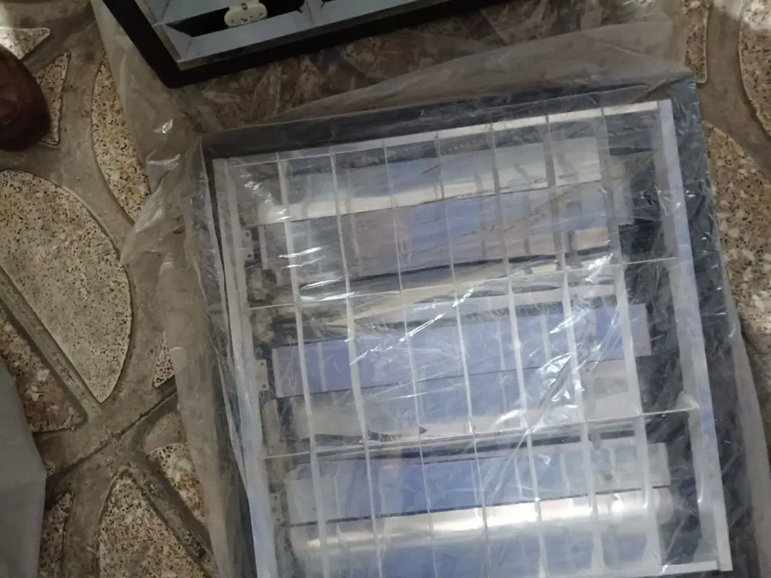 چراغ اف بی ال|لامپ و چراغ|رباط‌کریم, رباط‌کریم|دیوار