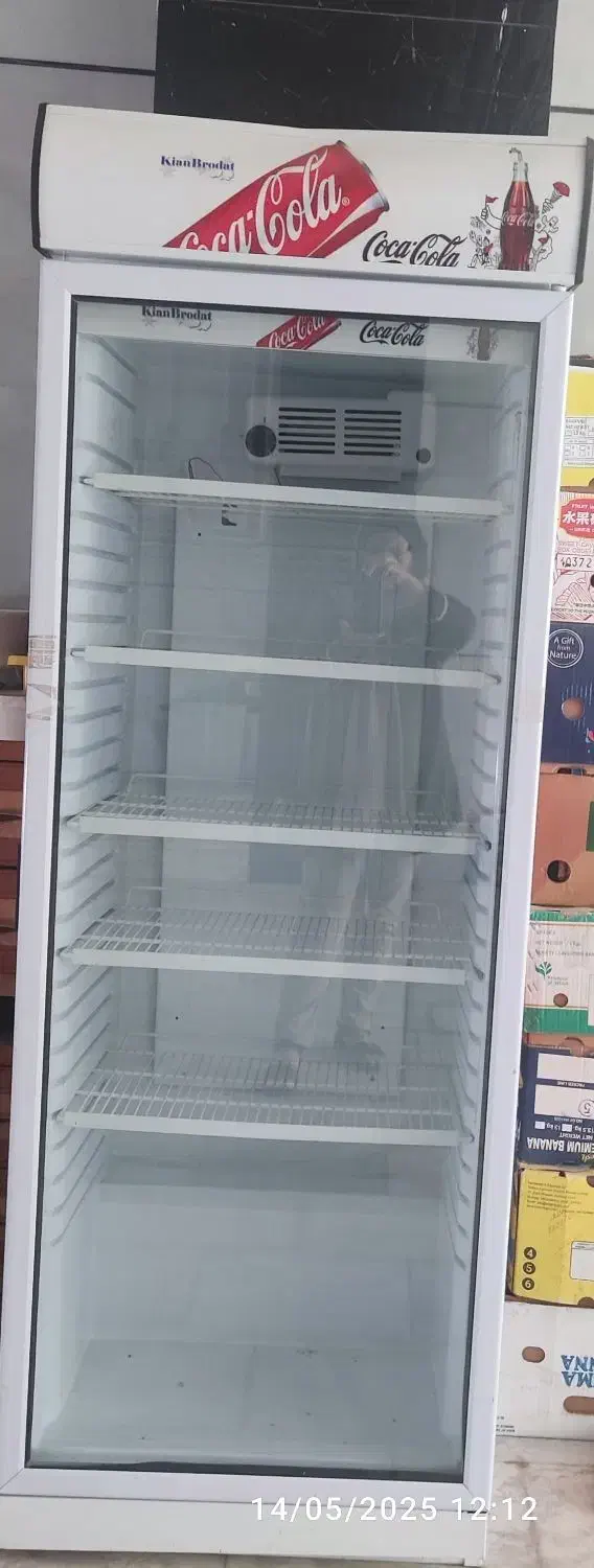 یخچال ایستاده کاملا سالم و کم کار کرد|فروشگاه و مغازه|قروه, |دیوار