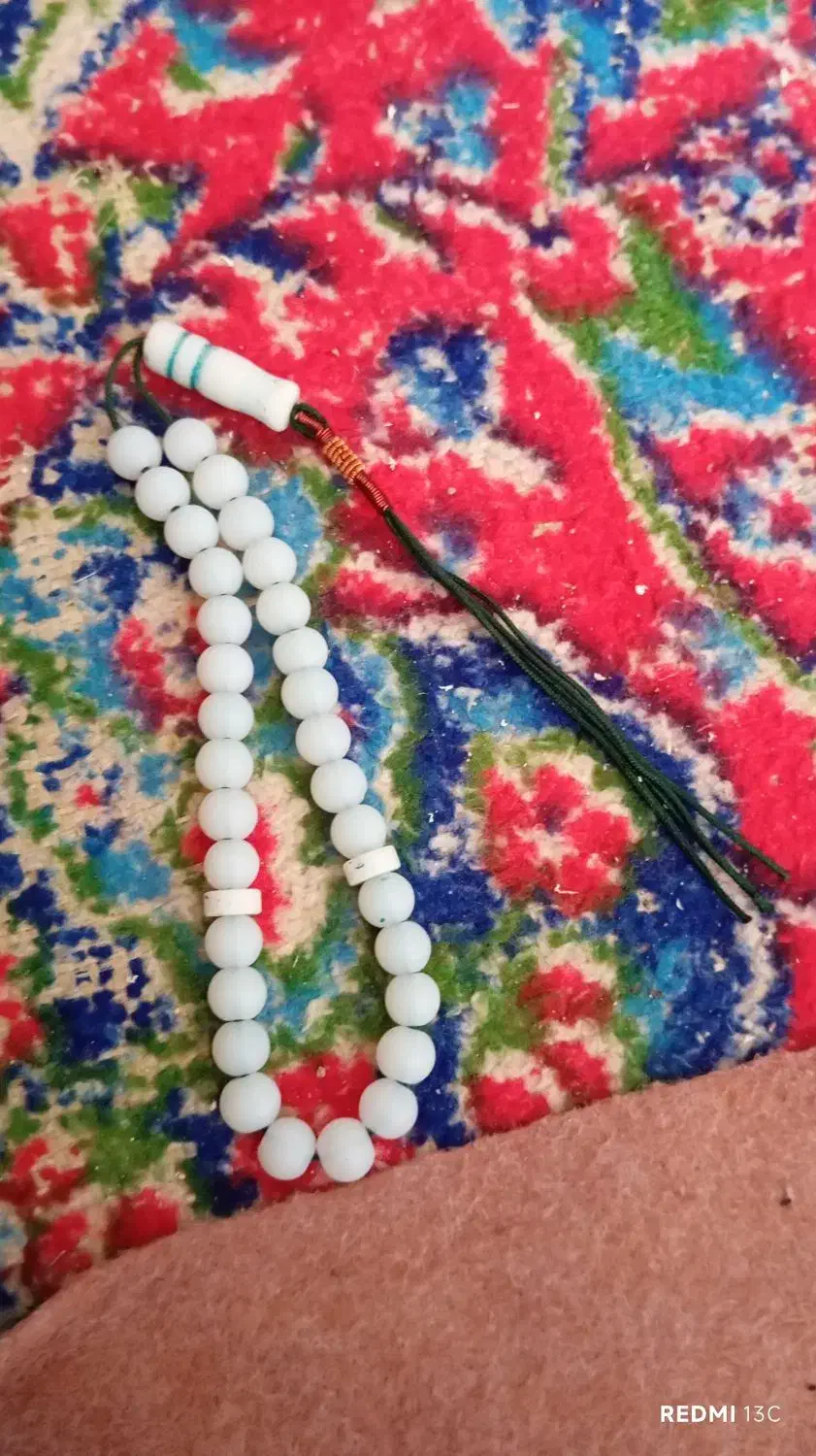 یک تسبیح زیبا قشنگ خوش دست  سفید رنگ|جواهرات|جوانرود, |دیوار