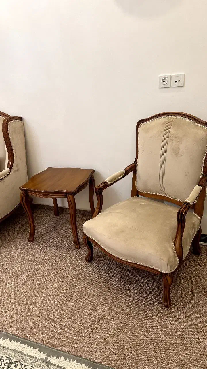 مبل کلاسیک هفت نفره|مبلمان خانگی و میز عسلی|علی‌آباد کتول, |دیوار