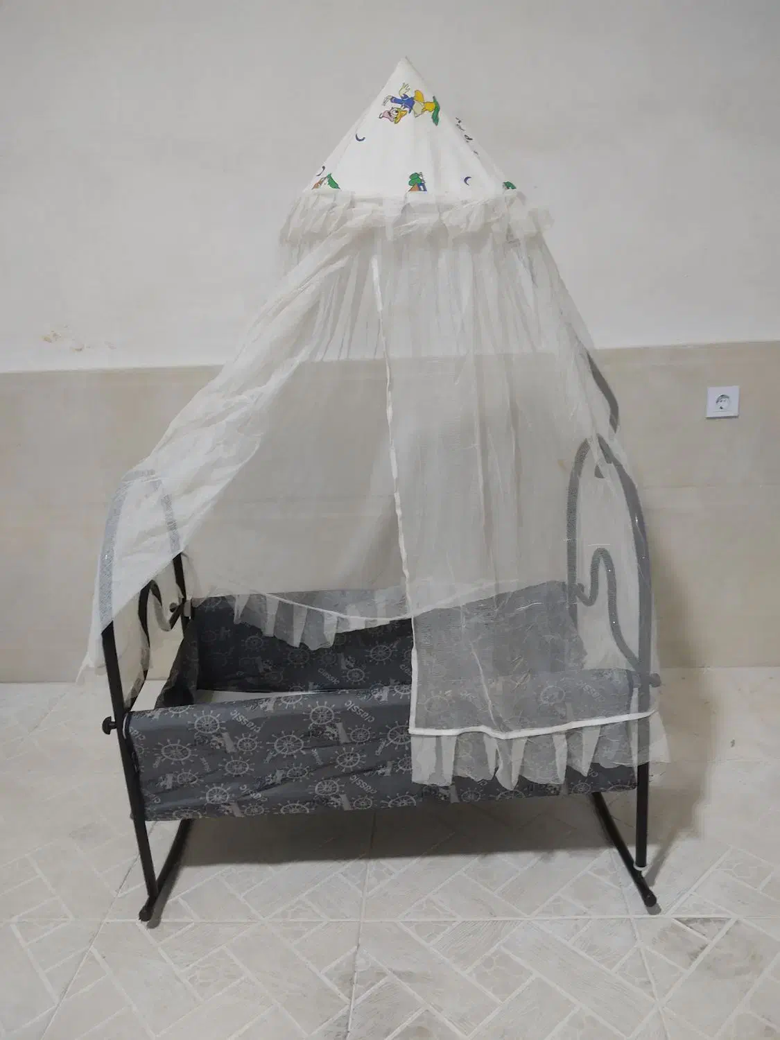 گهواره وپشه بندنوزاد|اسباب و اثاث بچه|صحنه, |دیوار