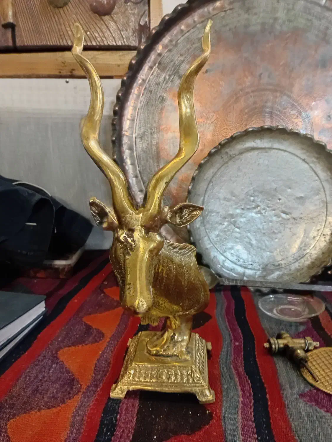 مجسمه برنزی|مجسمه، تندیس، ماکت|قم, شهرک مهدیه (مدرس)|دیوار