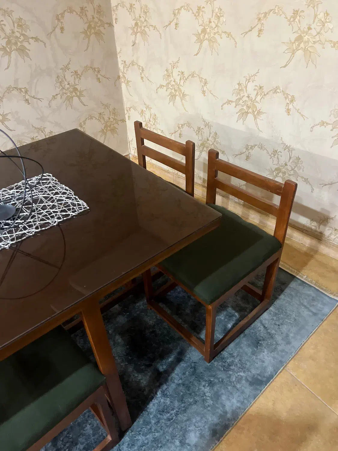 غذا خوری ۴نفری کم جا مربع|میز و صندلی غذاخوری|لنگرود, |دیوار