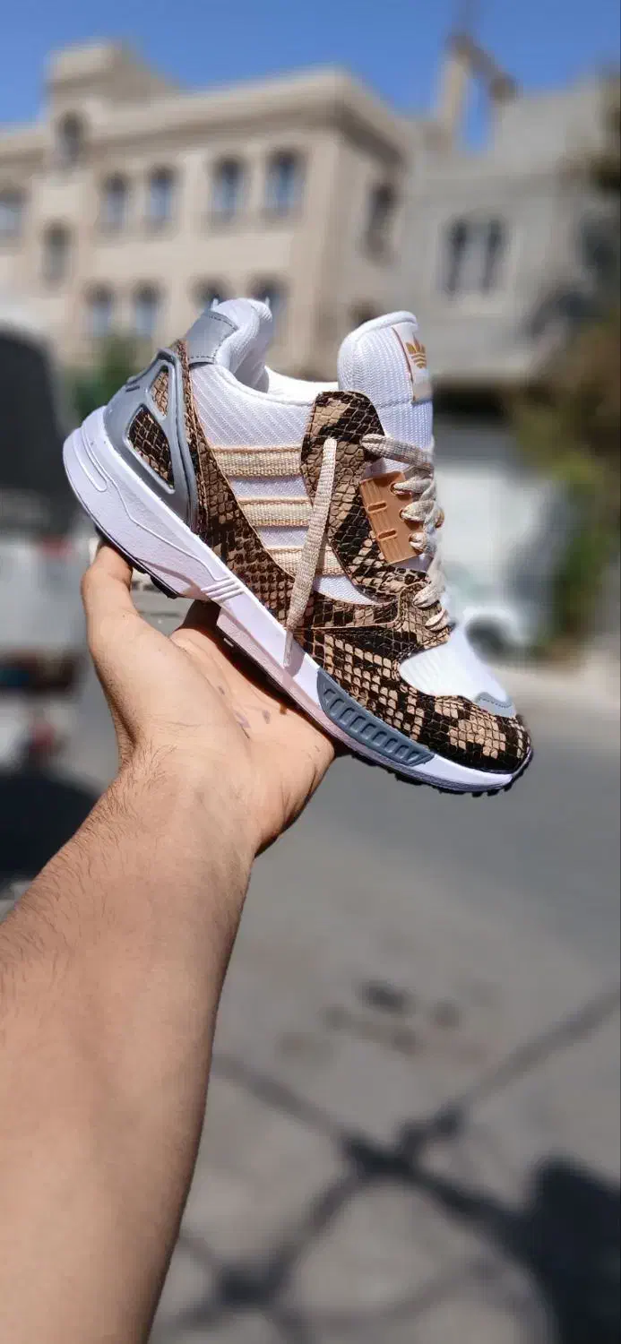 ۲۰ درصد تخفیف کتونی آدیداس جنس خارجی بسیاربا کیفیت|کیف، کفش، کمربند|بیرجند, |دیوار