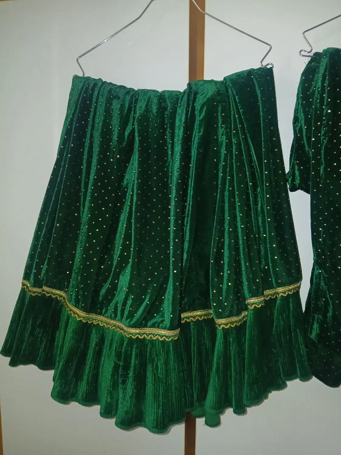 دو دست لباس محلی درجه یک|لباس|دهدشت, |دیوار