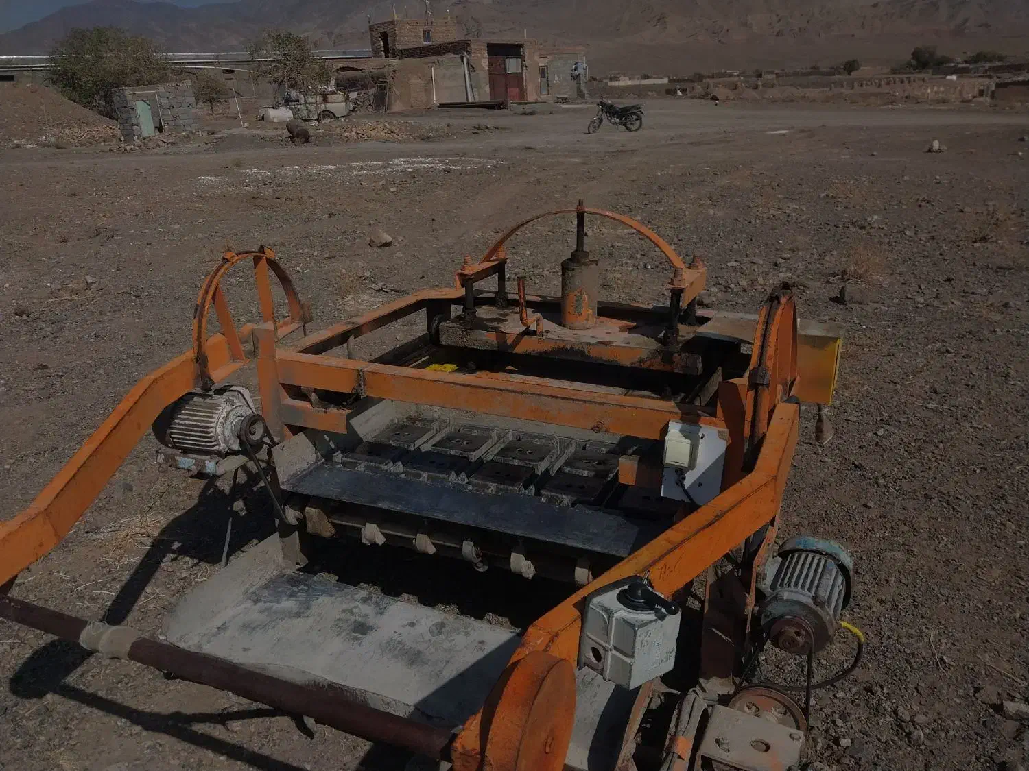 دستگاهبلوک|ماشینآلات صنعتی|داورزن, |دیوار