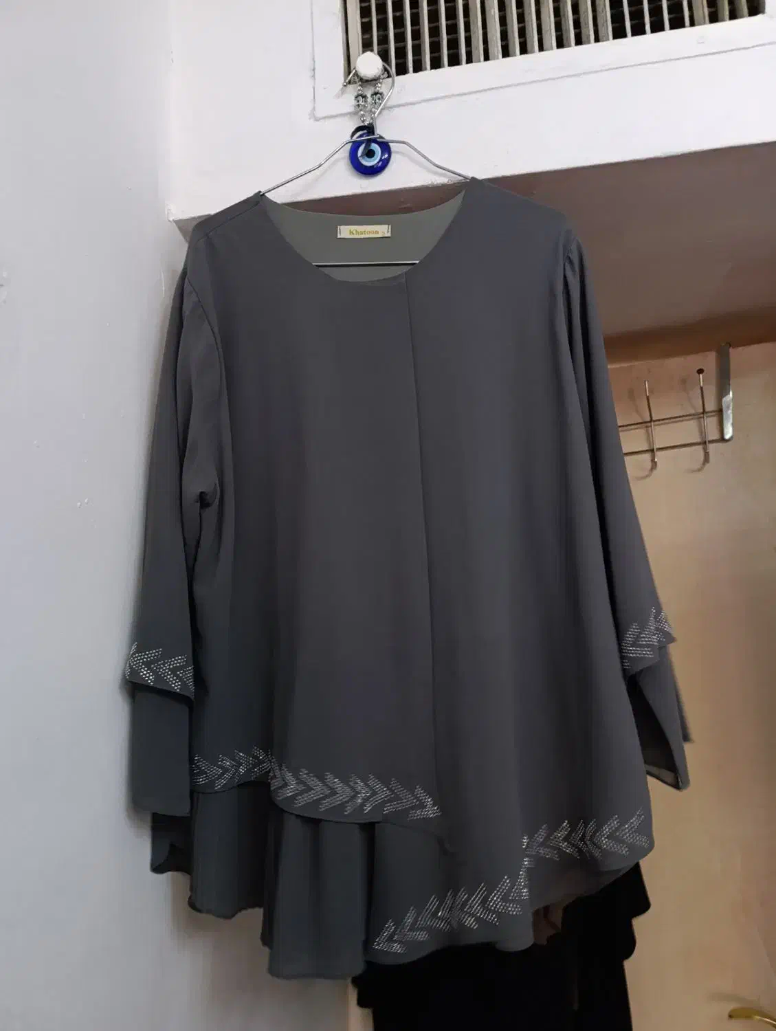 سه عدد شومیز|لباس|فردیس, خیام غربی|دیوار