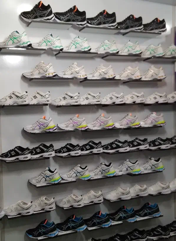 کتونی های آسیکس و نیوبا لانس سایز بندی قمیت فقط۸۸۰|کیف، کفش، کمربند|اردبیل, |دیوار