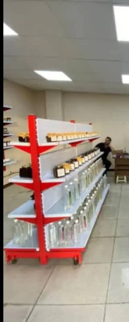 قفسه هایپری با پایه قرمز|فروشگاه و مغازه|پرند, فاز ۵|دیوار