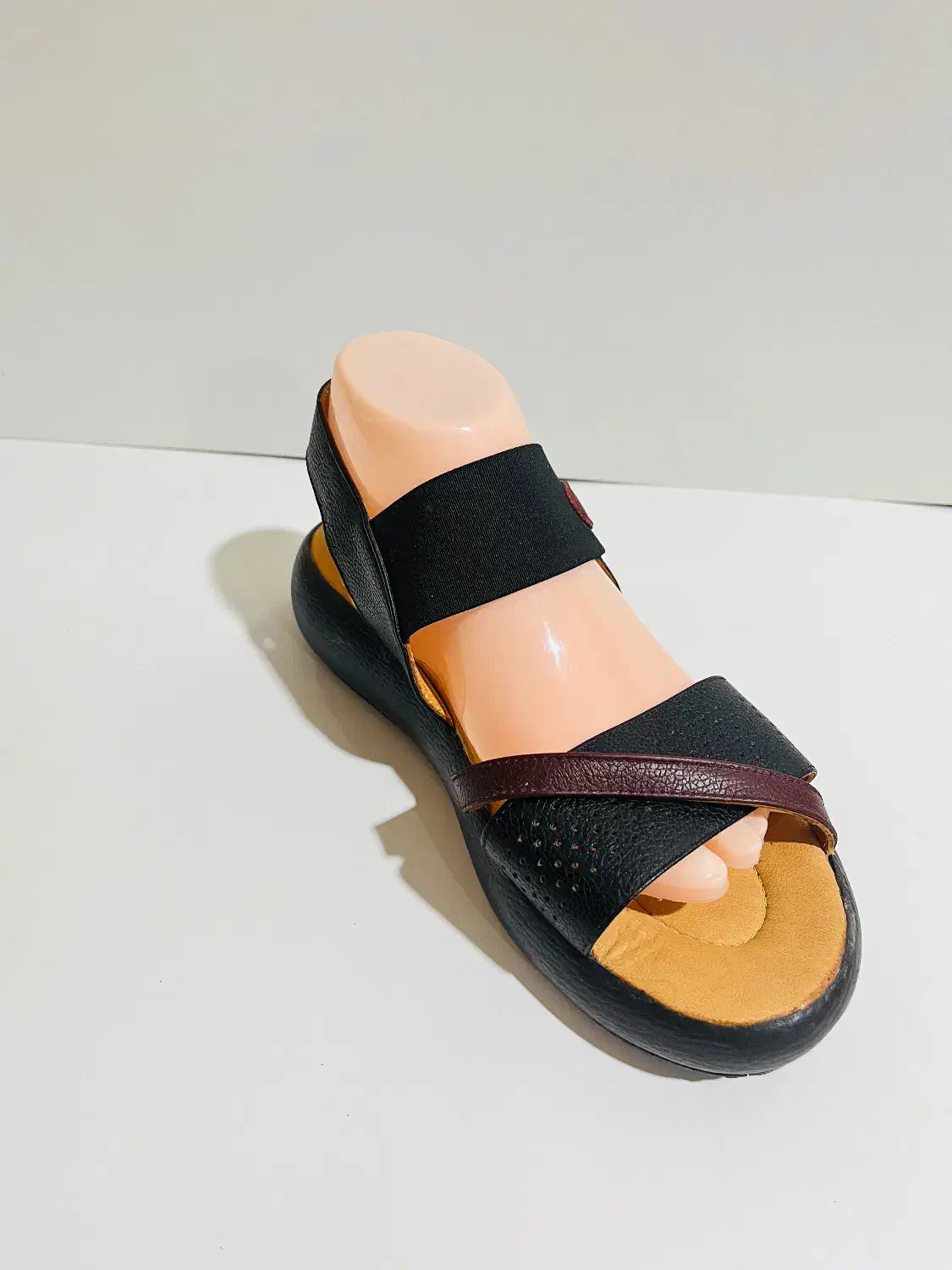 صندل و دمپایی چرم طبیعی|کیف، کفش، کمربند|قشم, |دیوار