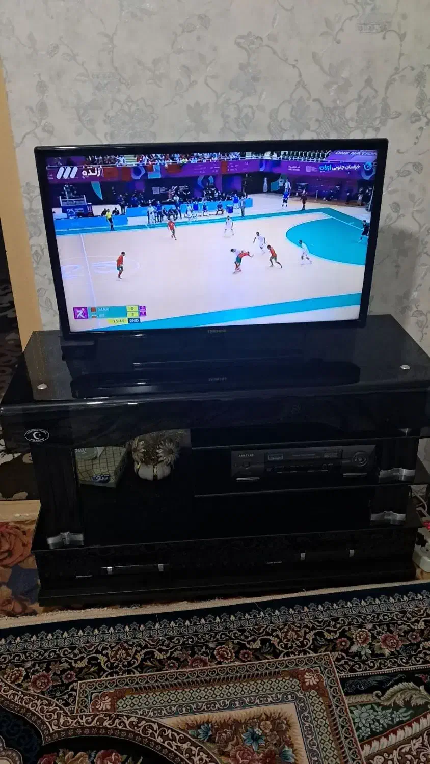 تلوزیون ۳۲ اینچ سامسونگ اصل کره با میز تلوزیون|تلویزیون و پروژکتور|شفت, |دیوار
