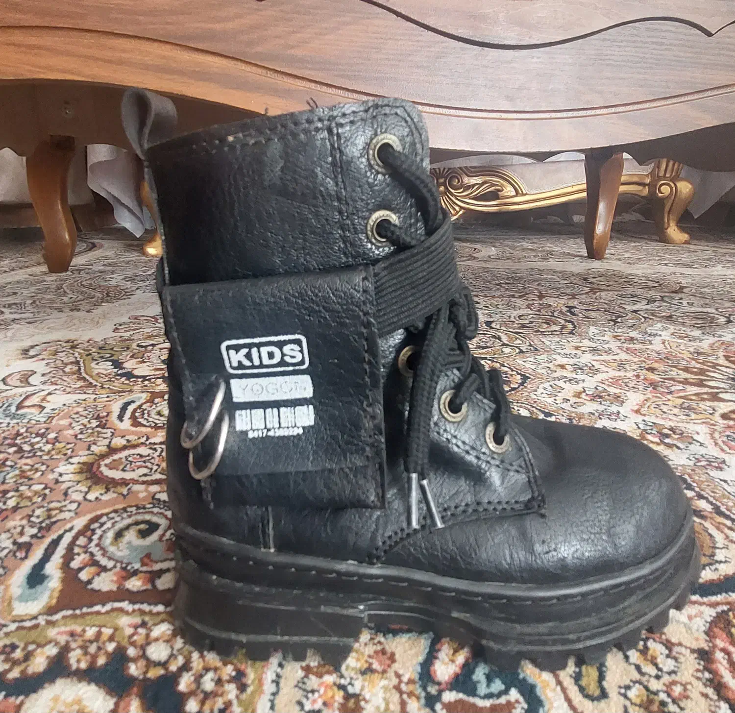 کفش|کیف، کفش، کمربند|قم, شهدا|دیوار