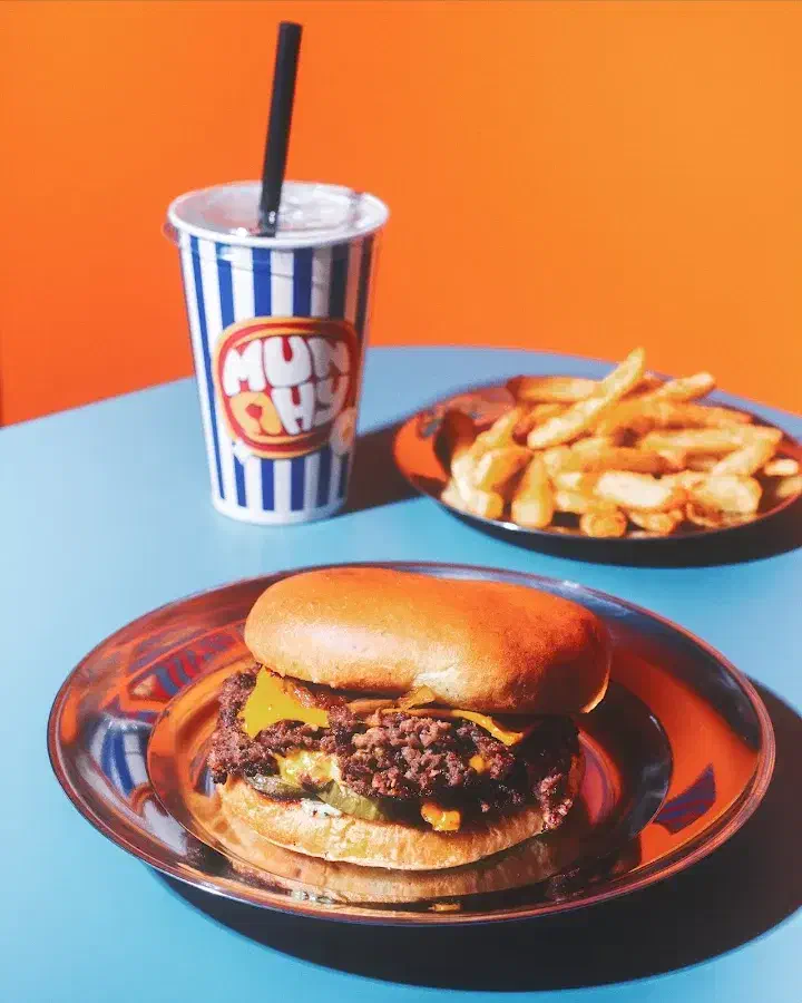 مانچی برگر - استخدام آشپزخانه، خدمات، و صندوقدار|استخدام خدمات فروشگاه و رستوران|تهران, اقدسیه|دیوار