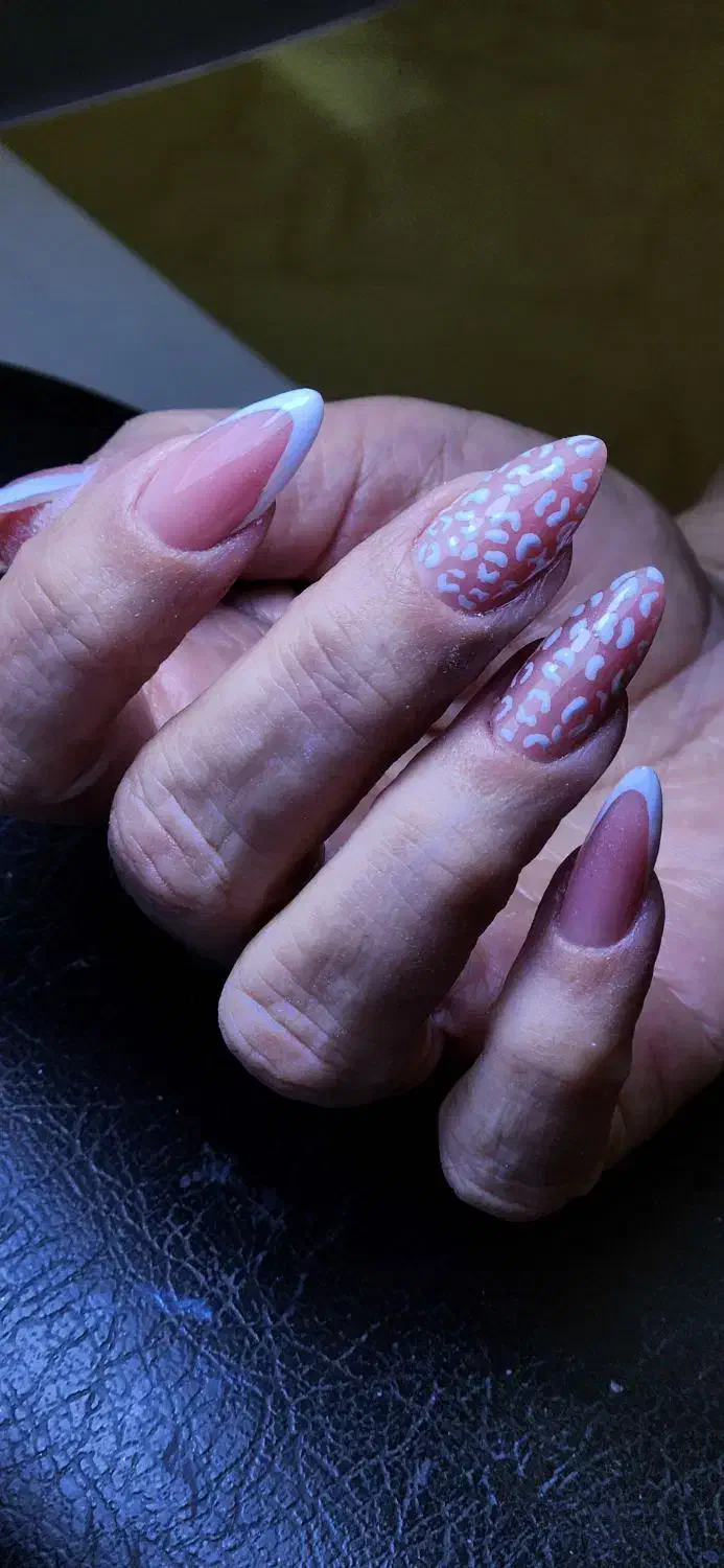 کاشت ناخن|خدمات آرایشگری و زیبایی|گلبهار, شهر جدید گلبهار|دیوار