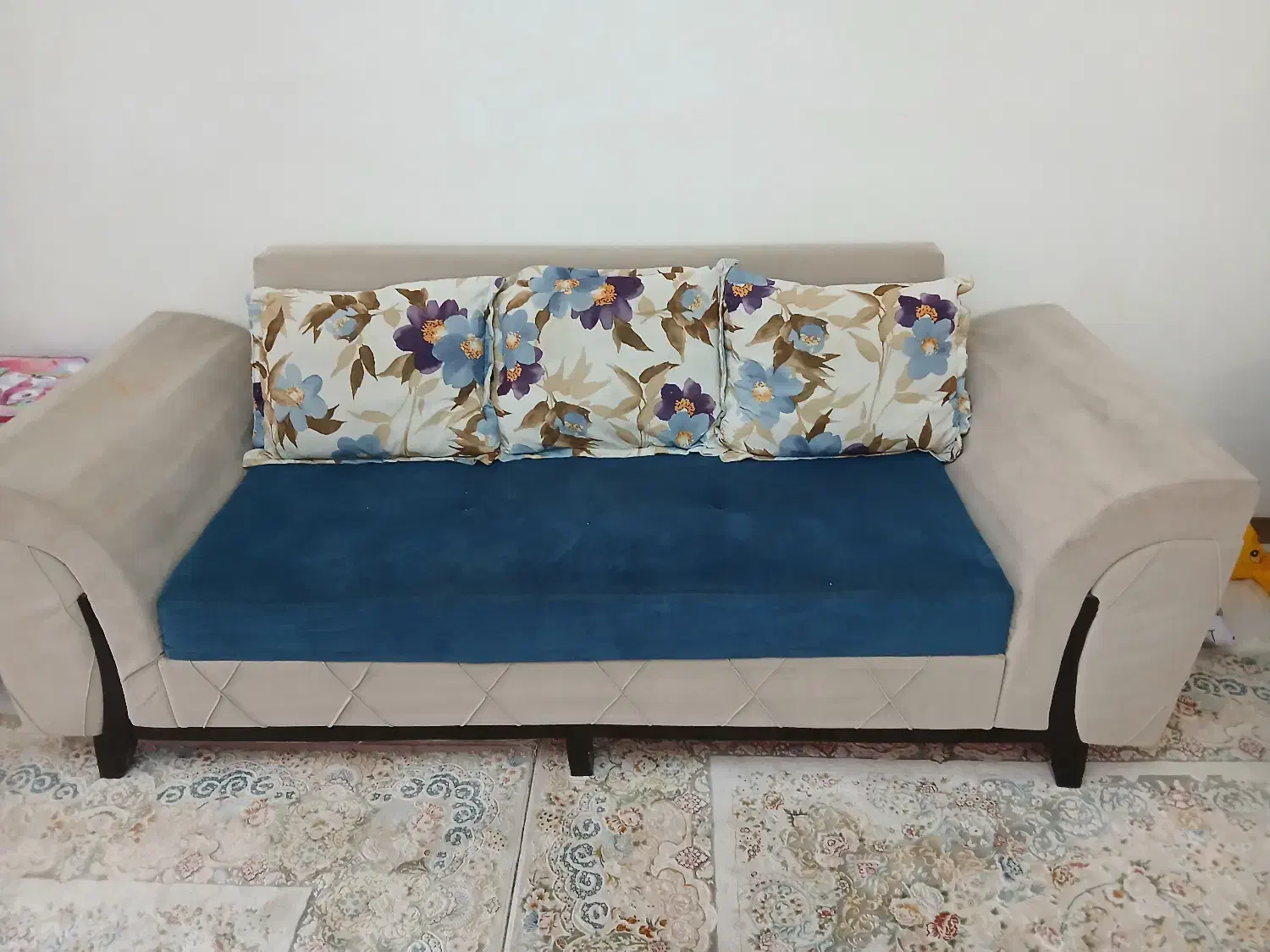 مبل راحتی ۷نفره|مبلمان خانگی و میز عسلی|اشتهارد, |دیوار