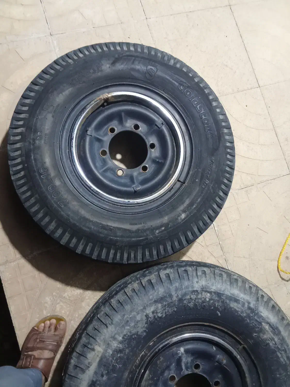 لاستیک نیسان|قطعات یدکی و لوازم جانبی|کبودرآهنگ, |دیوار