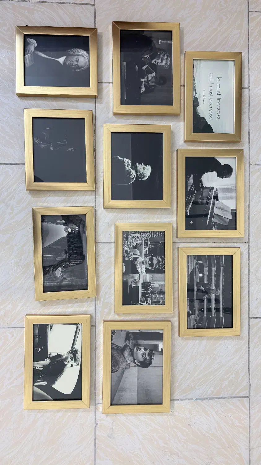 قاب عکسهای طلایی|تابلو، نقاشی، عکس|شاهین‌شهر, خانه کارگر|دیوار