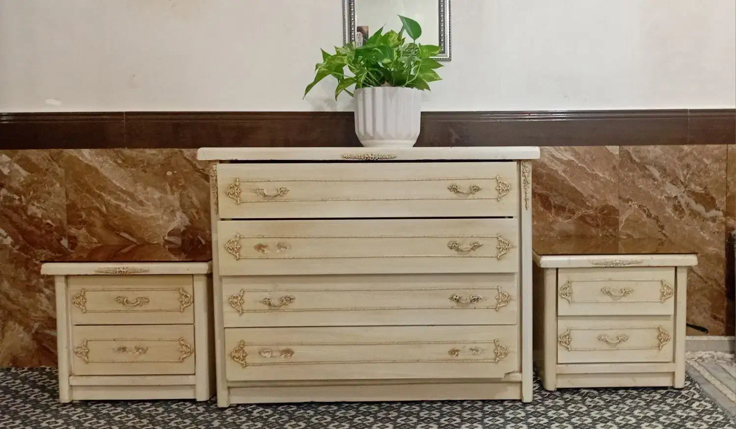 یک دراور ودوتا پاتختی تمیز|جاکفشی، کمد، دراور|مشهد, پنجتن|دیوار