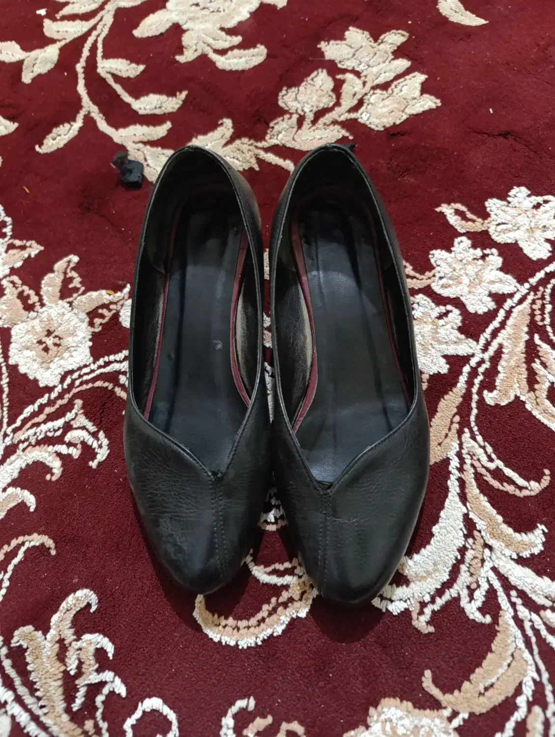 کفش|کیف، کفش، کمربند|شیراز, مسلم|دیوار