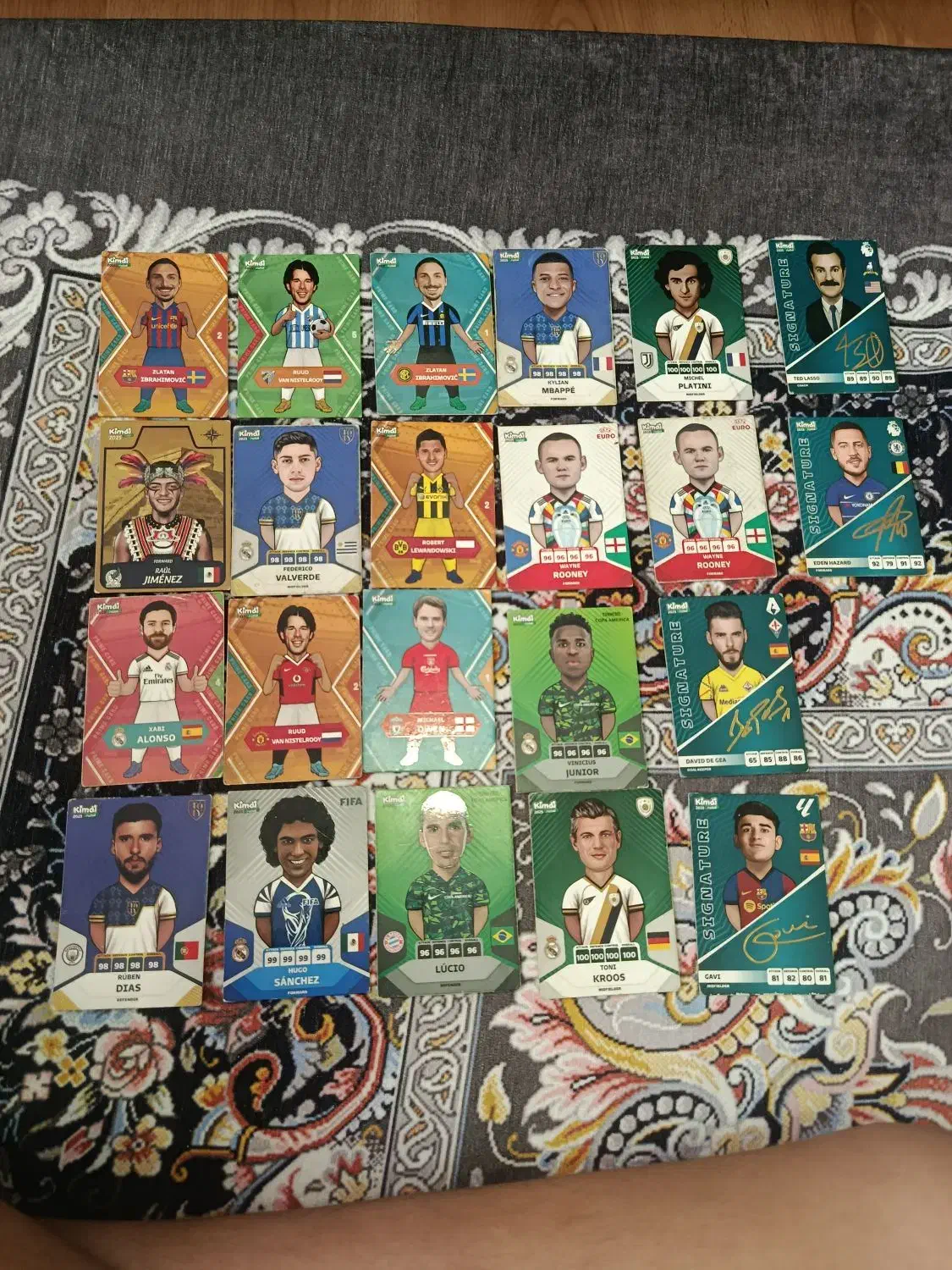 کیمدی 2025|اسباب‌‌بازی|کیش, |دیوار