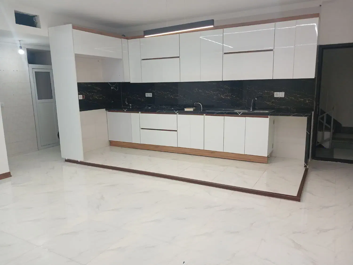 فروش خانه ویلایی ۳۸۰ متری ۲ خوابه در دشت چنار|فروش خانه و ویلا|شیراز, دشت چنار|دیوار