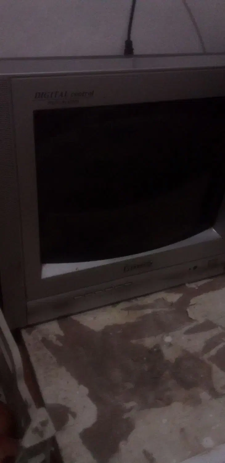 تلویزیون ۲۱ اینچ|تلویزیون و پروژکتور|رودسر, |دیوار