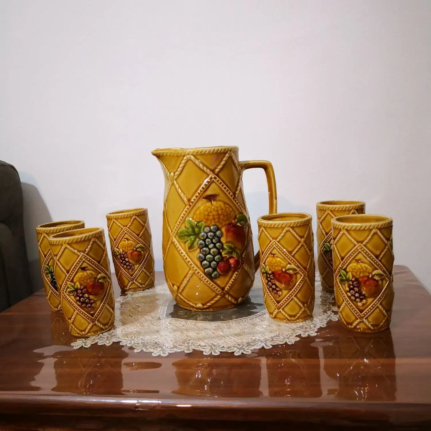 پارچ لیوان سفال قدیم|کلکسیون اشیاء عتیقه|ارومیه, |دیوار