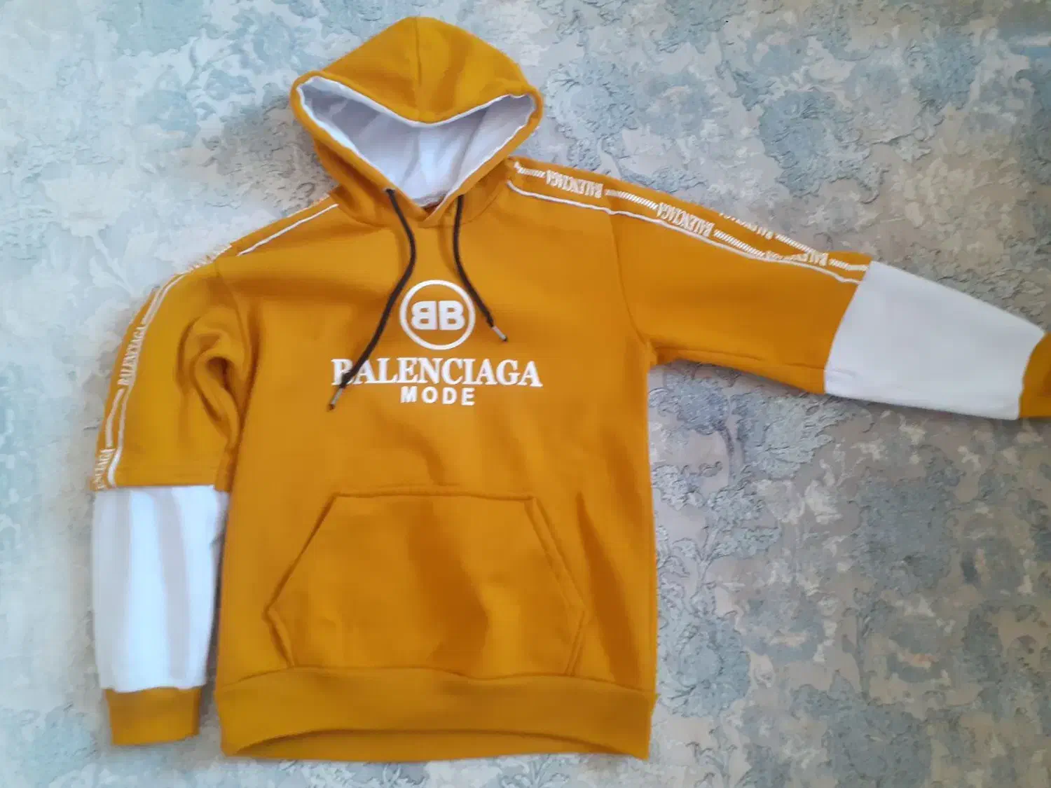 هودی زمستانی|لباس|آشخانه, |دیوار