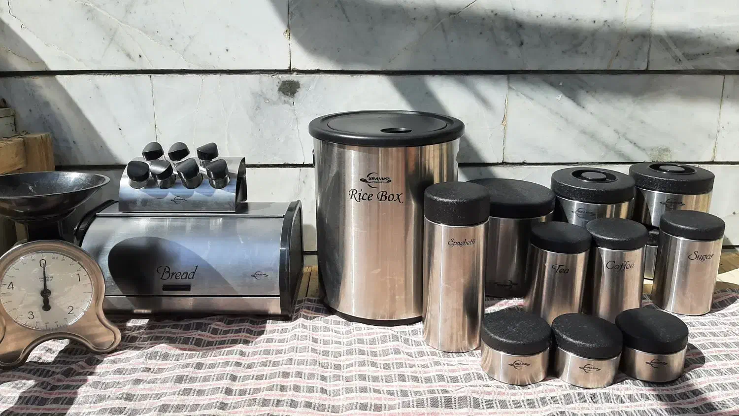 سرویس پاسماوری و جای حبوبات|ظروف نگهدارنده، پلاستیکی، یک‌بارمصرف|رزن, |دیوار