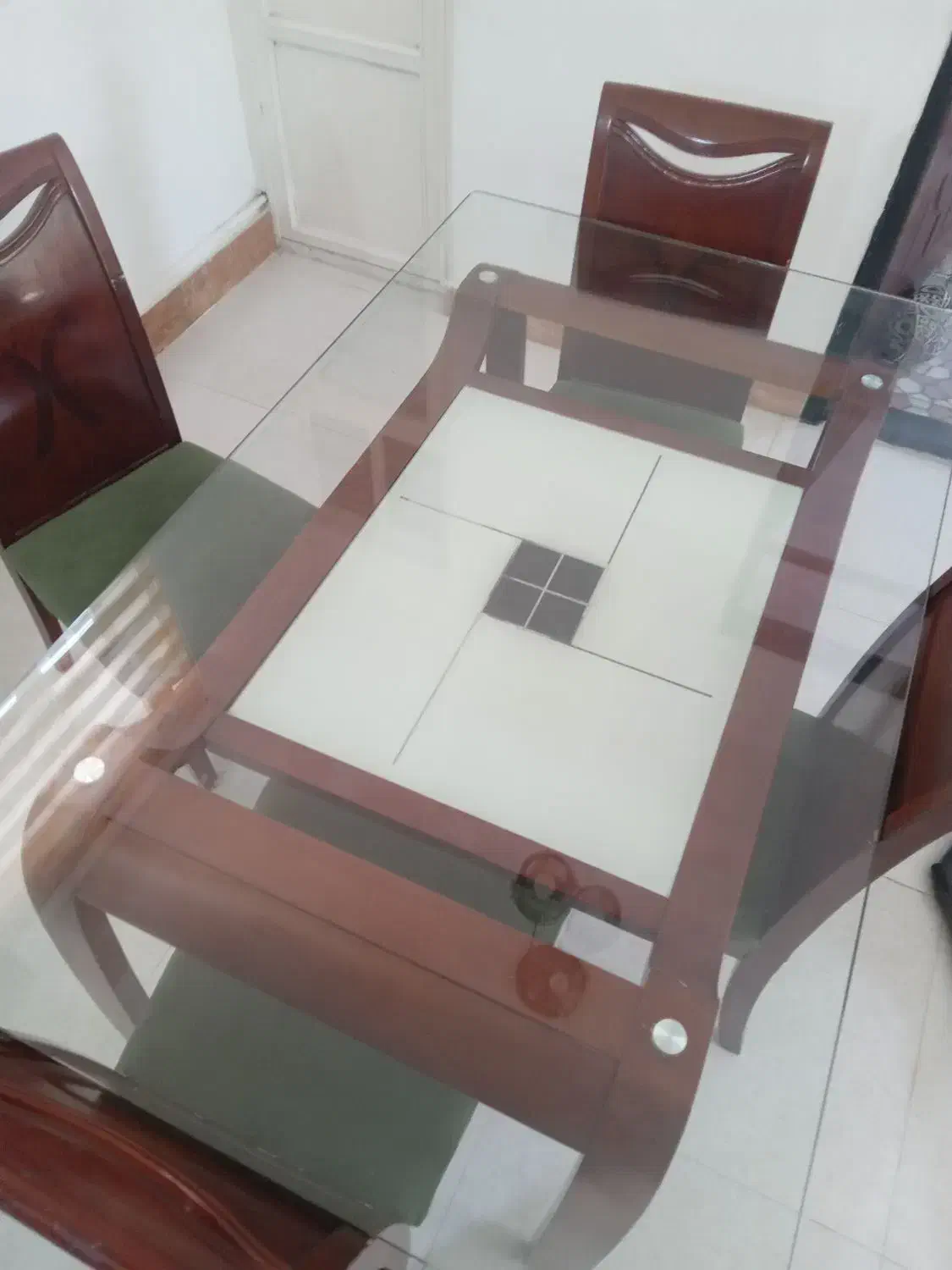 نهار خوری چهارنفره|میز و صندلی غذاخوری|عنبران, |دیوار