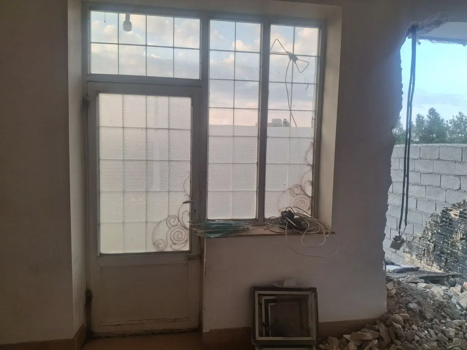 درب و پنجره آهنی قوی .|مصالح و تجهیزات ساختمان|ایلام, |دیوار