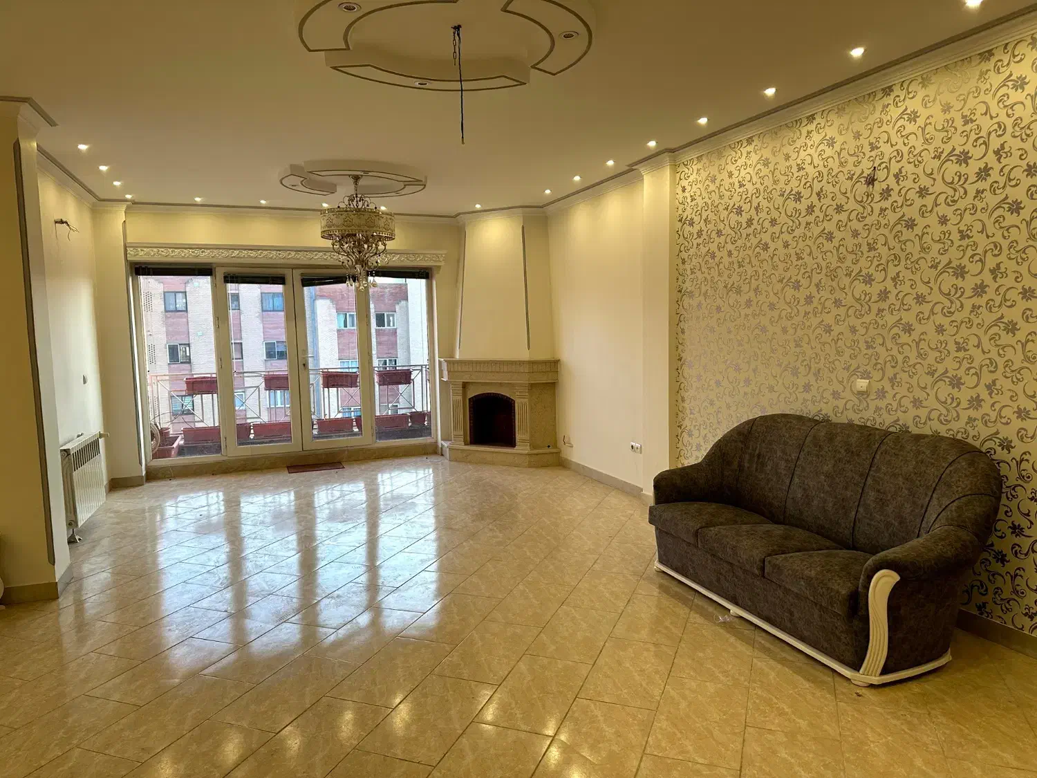 ۱۴۵ متر /سه خواب/ نورگیر /بهترین لوکیشن شهرکOPG