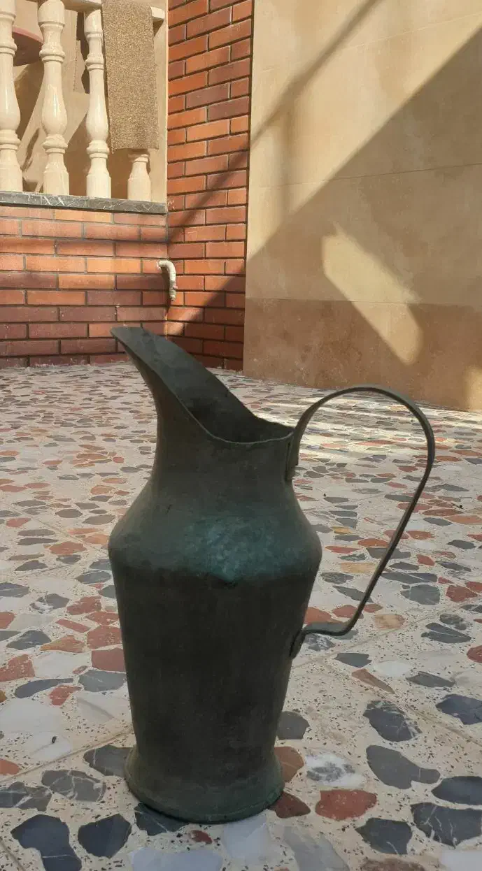 ظروف عتیقه مسی .|کلکسیون اشیاء عتیقه|بابلسر, |دیوار