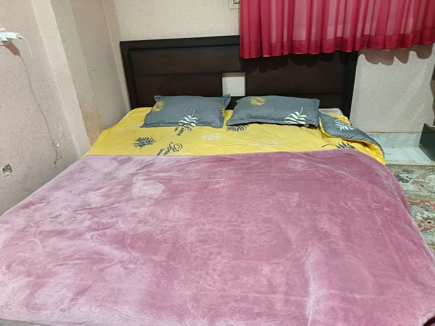 تخت خواب دونفره چوبی دوعدد کارکرده|تخت و سرویس خواب|سبزوار, عظیمیان|دیوار