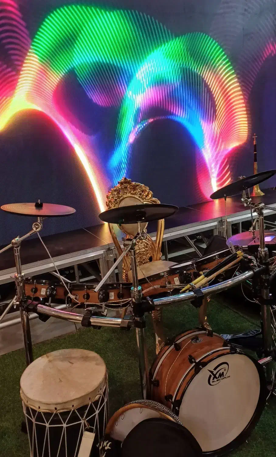 ویدرام پرکاشن|درام و پرکاشن|کازرون, |دیوار