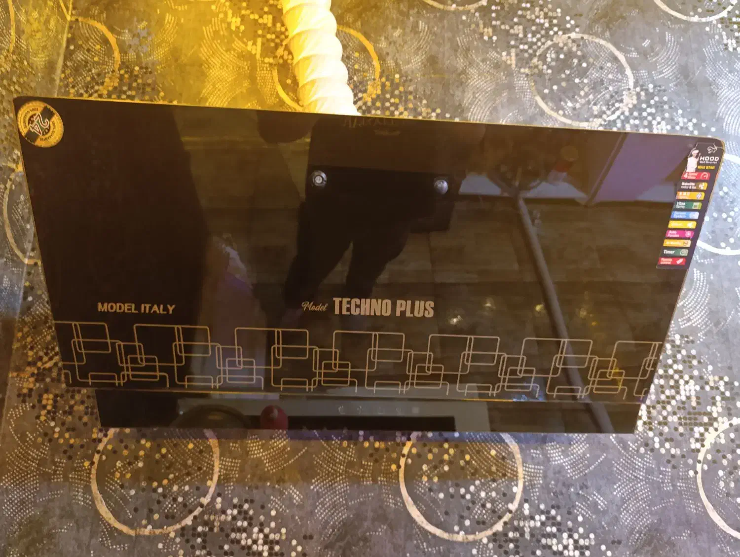 هود تکنو پلاس|هود|رباط‌کریم, رباط‌کریم|دیوار