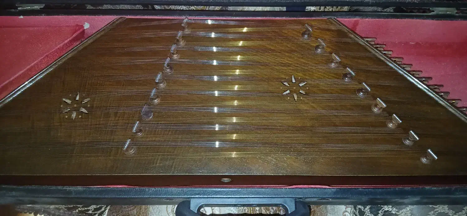 ساز سنتور|سازهای سنتی|ابهر, |دیوار