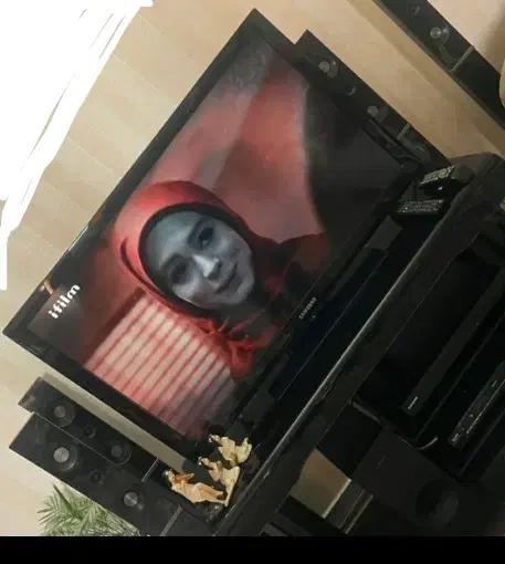 تلویزیون سامسونگ کاملا سالم+میز تی وی و اسپیکر|تلویزیون و پروژکتور|اسلام‌شهر, شهرک مهدیه|دیوار