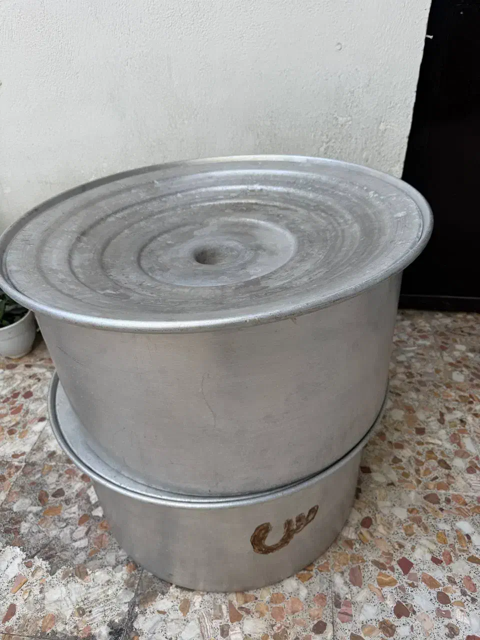 دو عدد قابلمه|ظروف پخت‌وپز|بندر انزلی, بشمن|دیوار