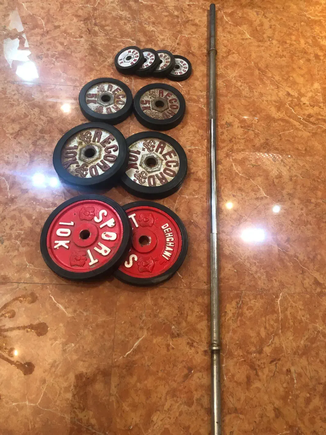 یک عدد هالتر و ۱۰ عدد دمبل|تجهیزات ورزشی|تهران, فرمانیه|دیوار