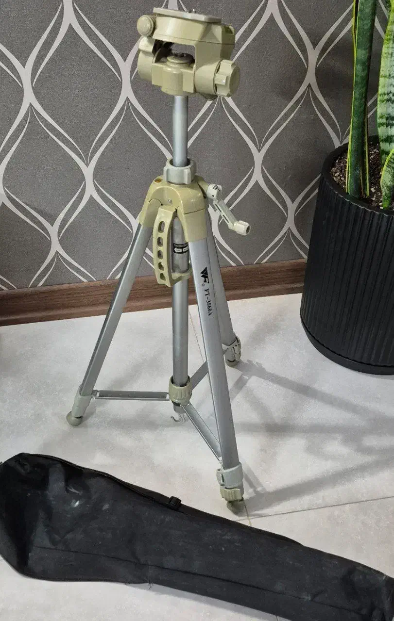 پایه دوربین|دوربین عکاسی و فیلمبرداری|تهران, شهرک نفت|دیوار